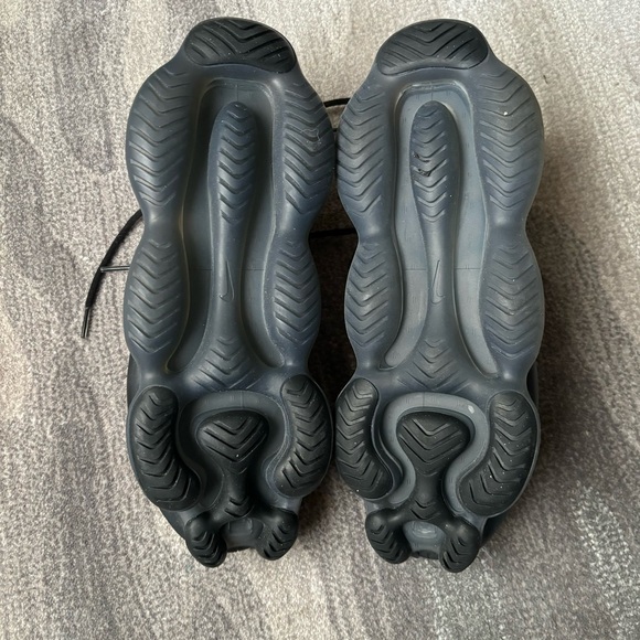 Nike mens Air Max Scorpion Flyknit BLACK/ ANTHRACITE-9 - Picture 7 of 8